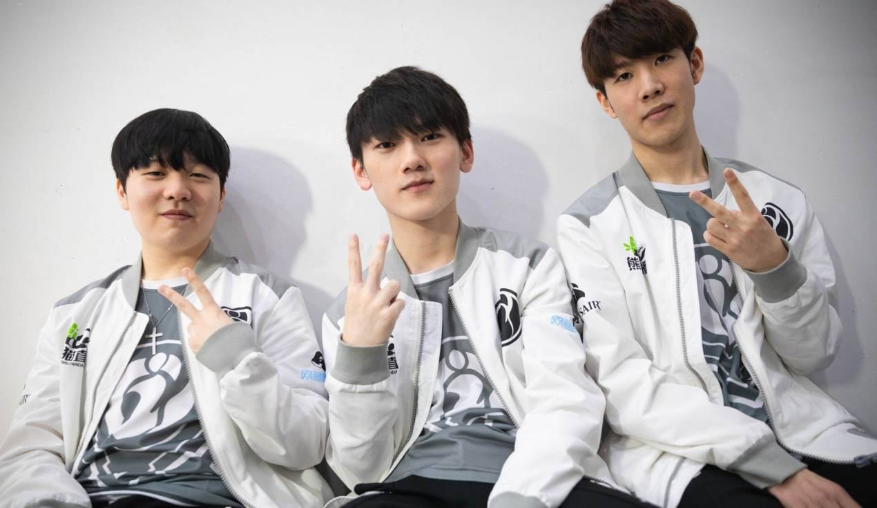 证这位不凡 证这位不凡